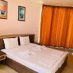 Golden Sea View 2 *