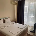 דירה Golden Sea View 2 *