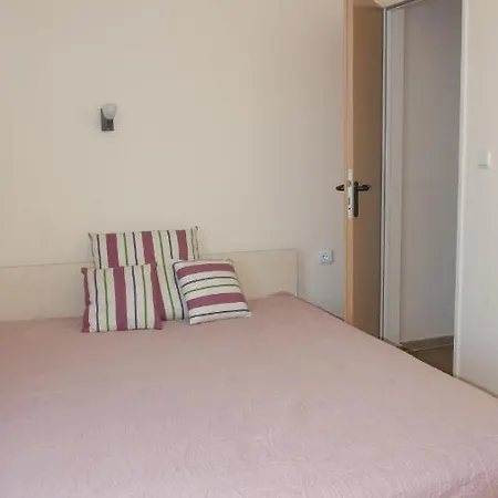 Apartment Golden Sea View 2 *