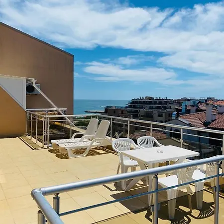 Apartman Golden Sea View 2 *