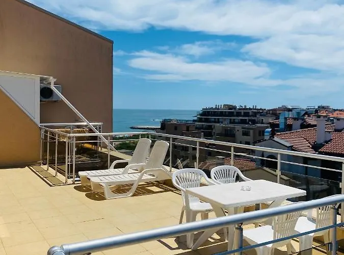 Апартаменты Golden Sea View 2 *