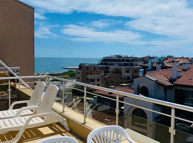 Golden Sea View 2 Апартаменты *
