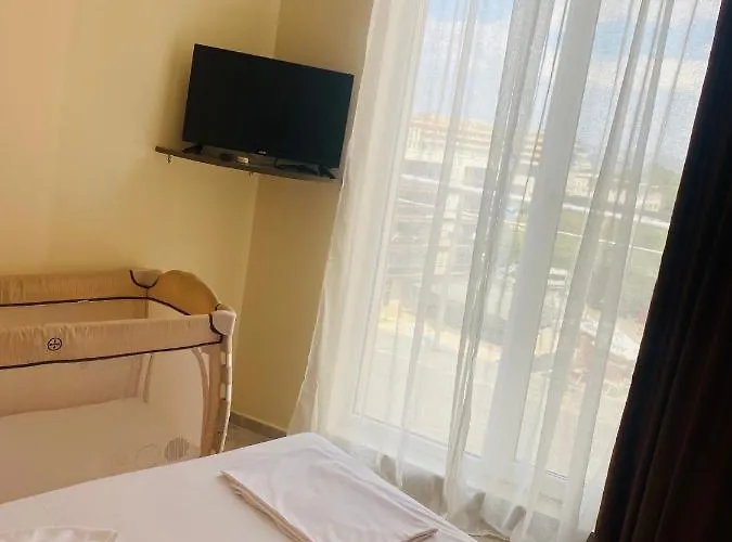 Golden Sea View 2 Apartamento *