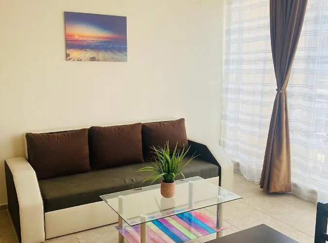 Golden Sea View 2 Апартаменты *